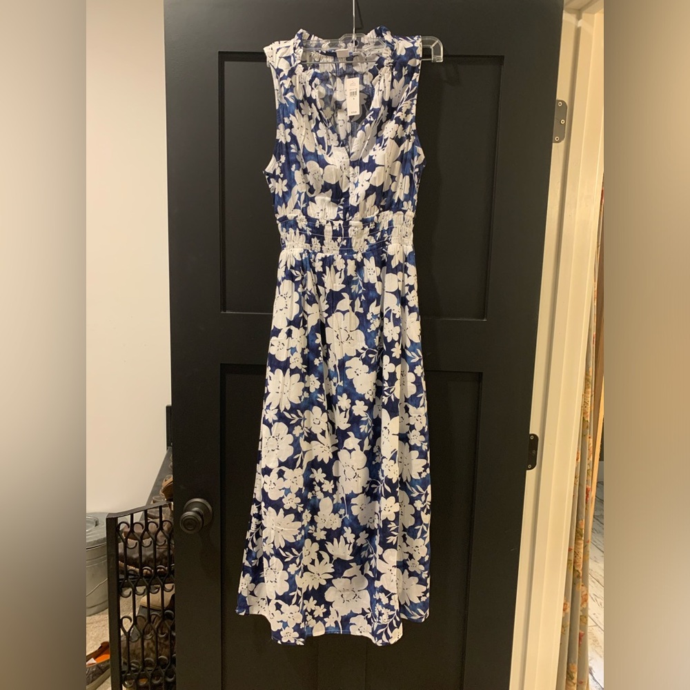 New!! Gap women’s split neck maxi dress. Size S.